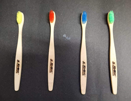 Bamboo Brush Adult | மூங்கில் பல்துலக்கி(பெ) 17.5cm